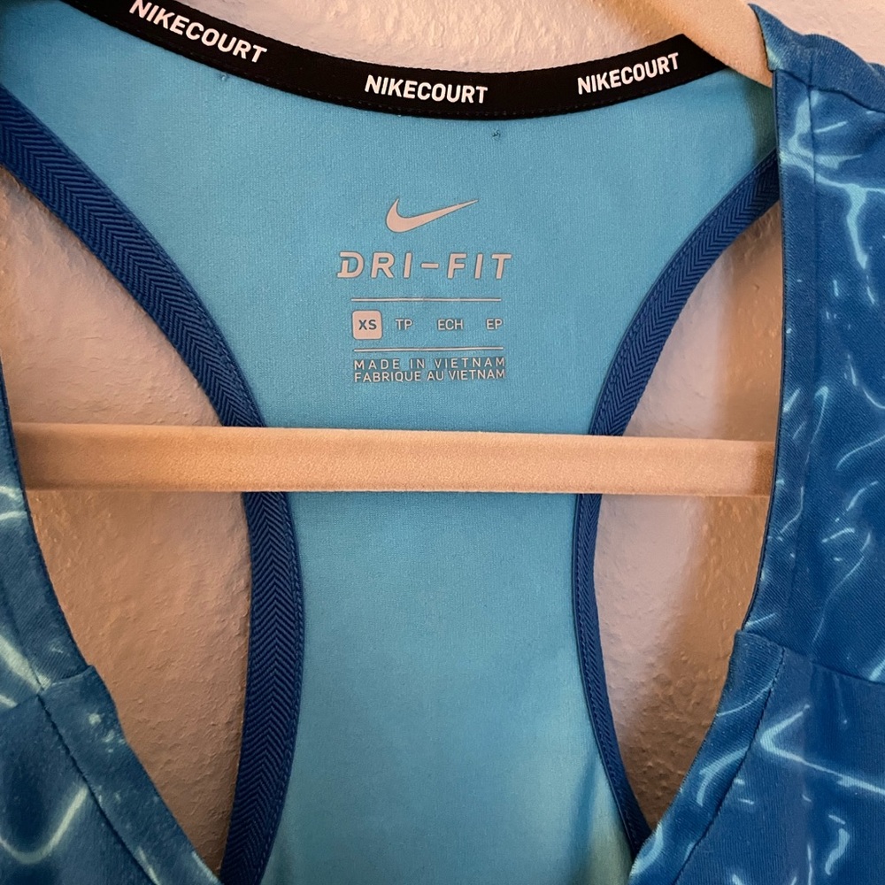 Workout tank - Picture 2 of 3